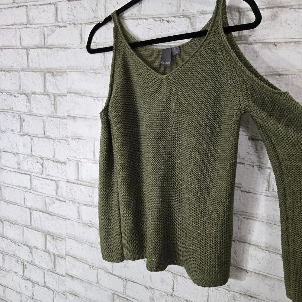 Quinn‎ brand open shoulder sweater